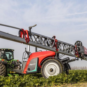 Kverneland iXtrack T3 Trailed Sprayer