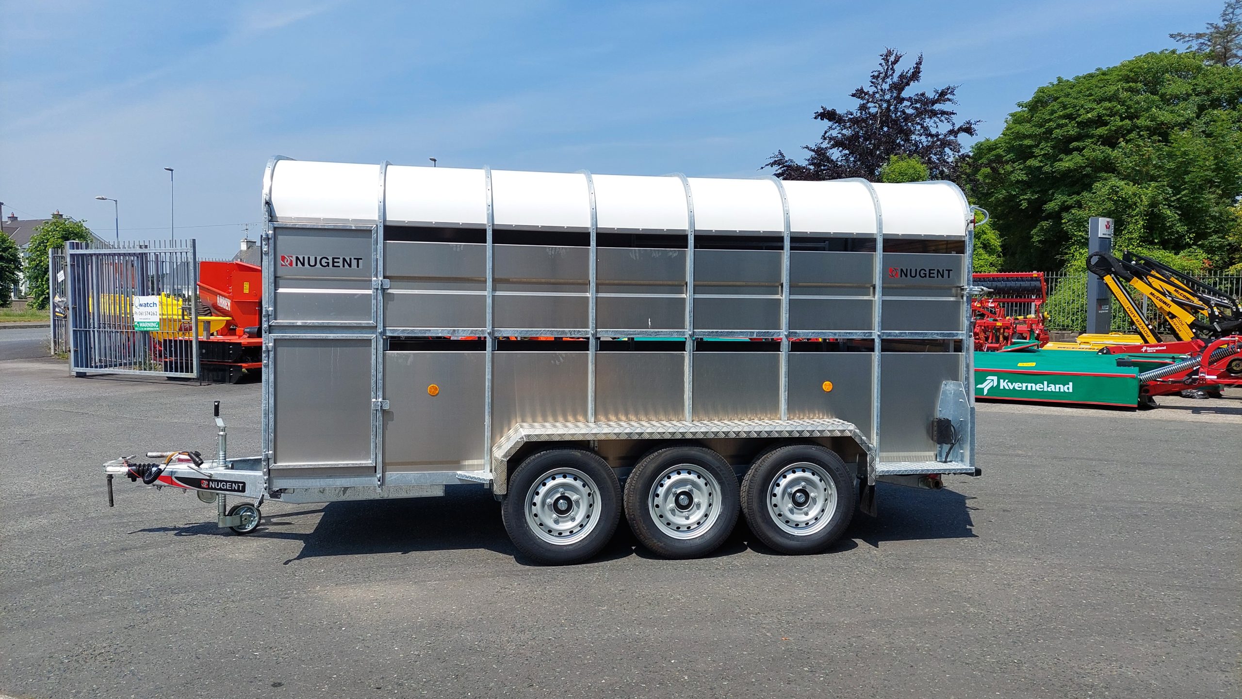 Nugent 14FT Tri-Axle Livestock Trailer - Image 2
