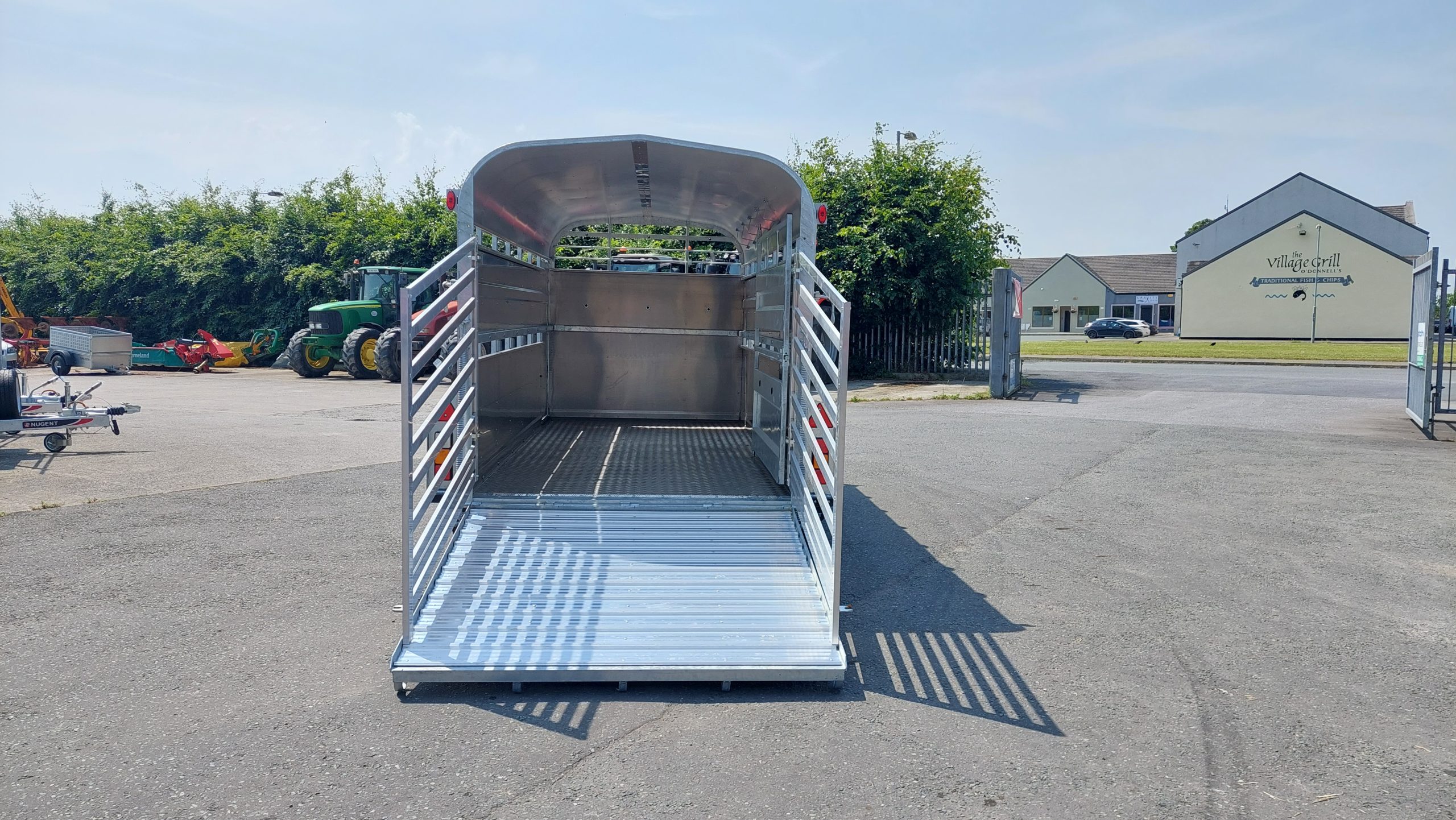 Nugent 14FT Tri-Axle Livestock Trailer - Image 7