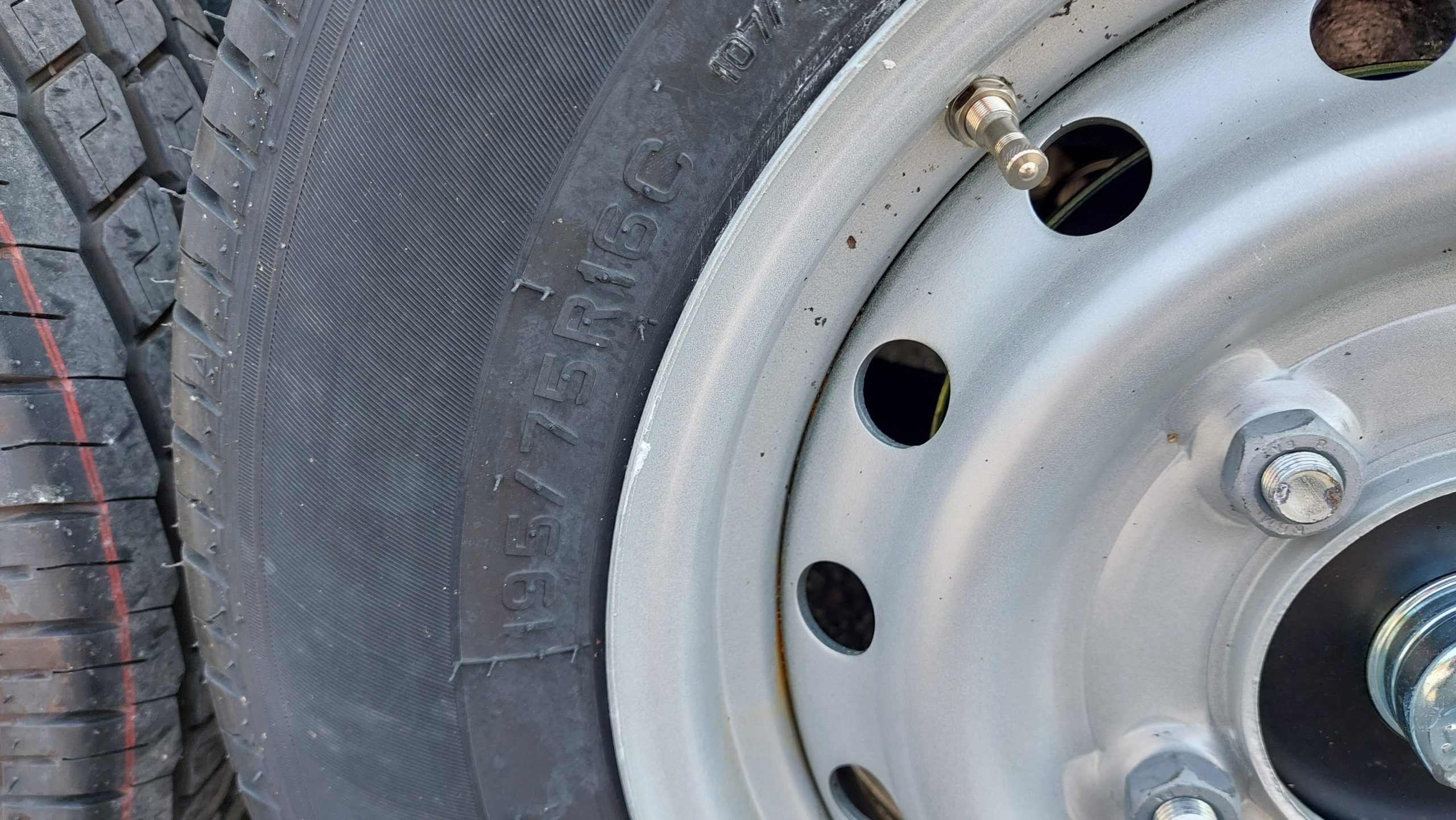 Nugent 14FT Tri-Axle Livestock Trailer - Image 12