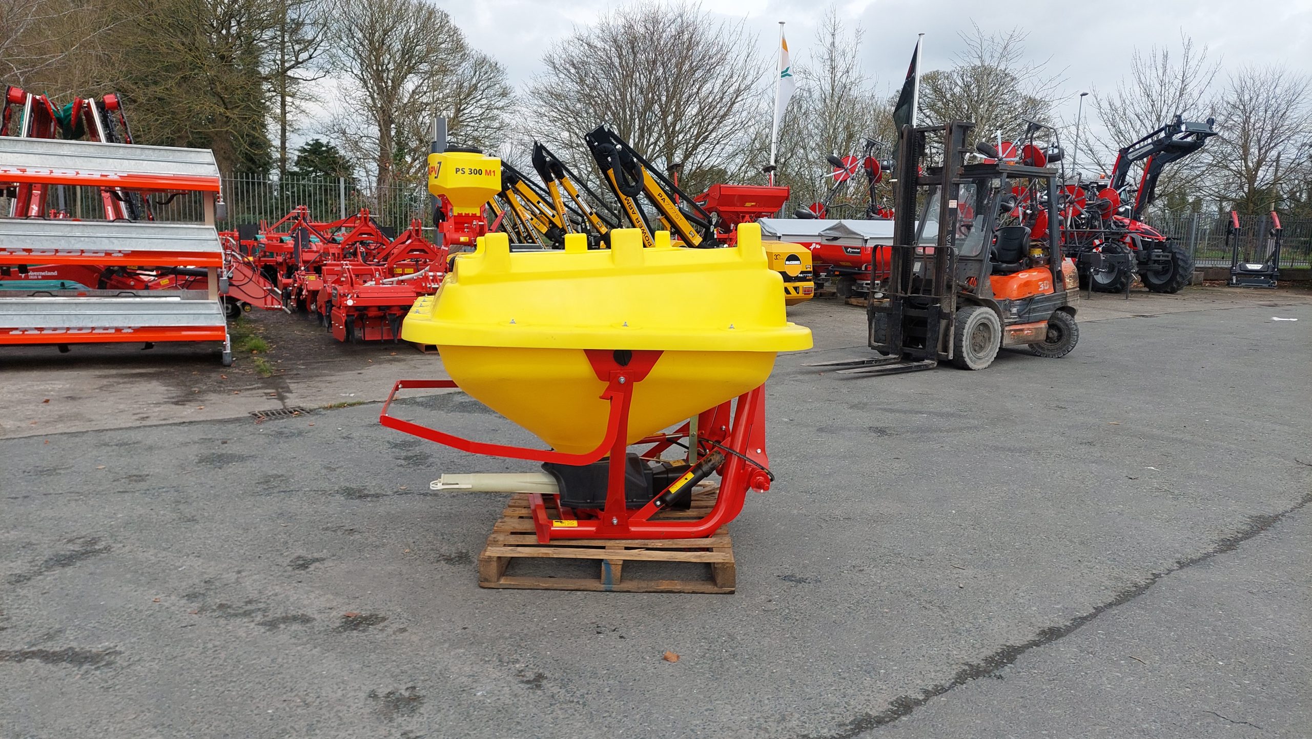 Abbey HPA 1200 Pendular Fertilizer Spreader - Image 5