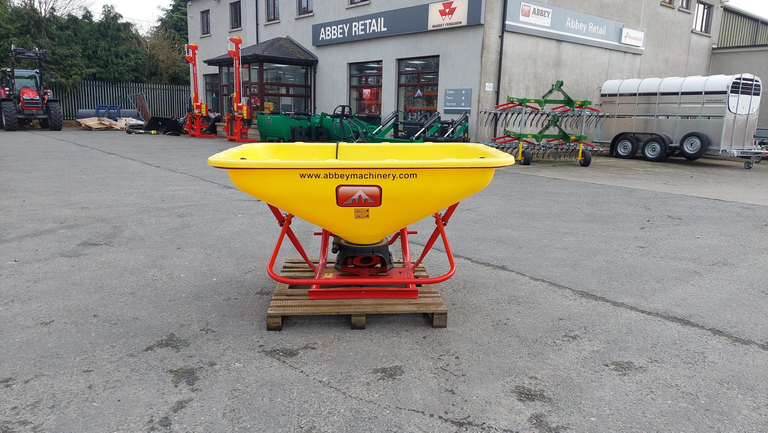 Abbey PA700 Pendular Fertilizer Spreader - Image 2