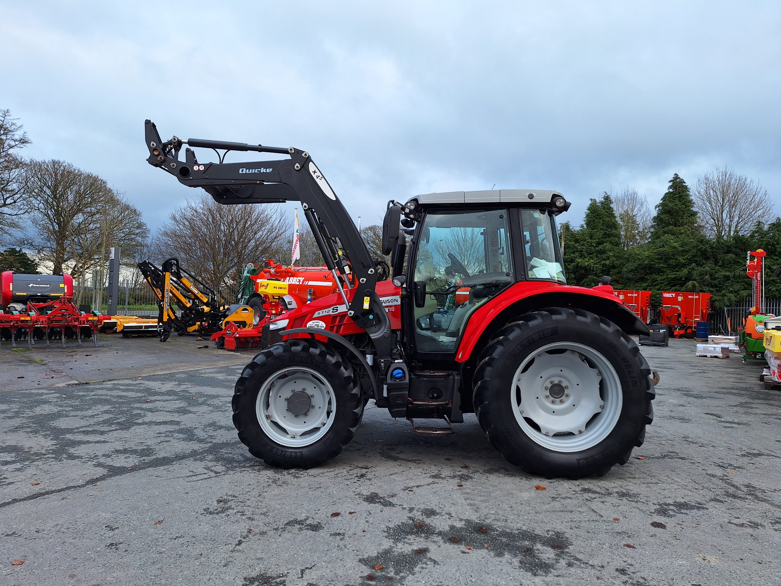 Massey Ferguson 5712S - Image 2